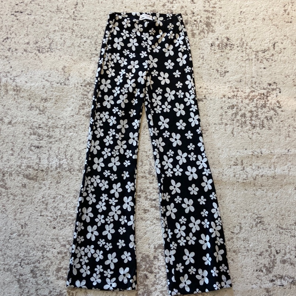 The cutest party pants. Urban Outfitters. Size XS